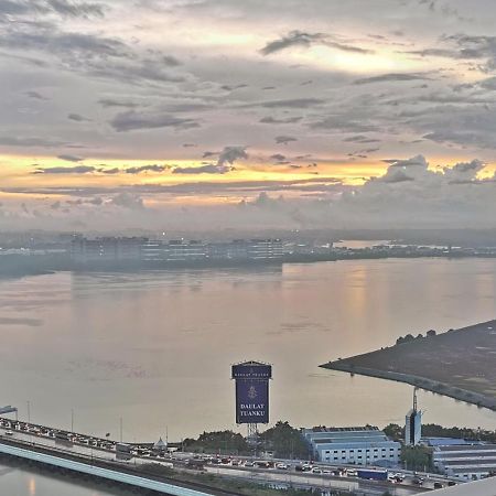Yussy 2 Bedrooms Condo At R&F Princess Cove Джохор-Бару Экстерьер фото